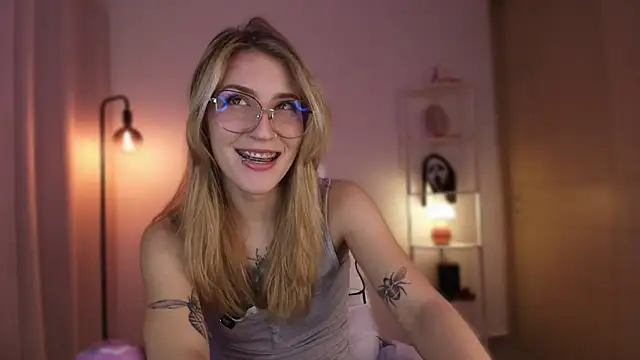 Dakotaa  online show from 11/28/25, 04:37