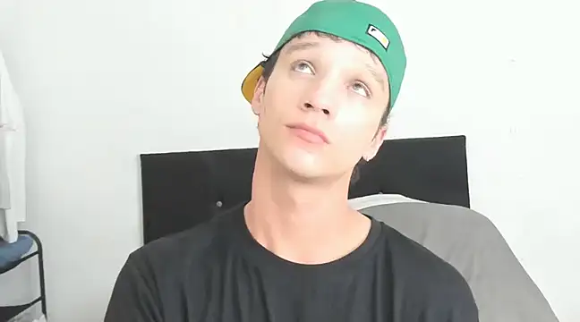 Snapshot of angelcortes chatting on 12/03/24, 11:35 angelcortes online show from 12/03/24, 11:35