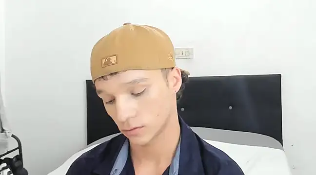 Snapshot of angelcortes chatting on 12/31/24, 02:14 angelcortes online show from 12/31/24, 02:14