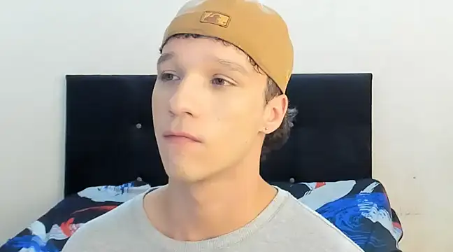 Snapshot of angelcortes chatting on 01/23/25, 02:07 angelcortes online show from 01/23/25, 02:07