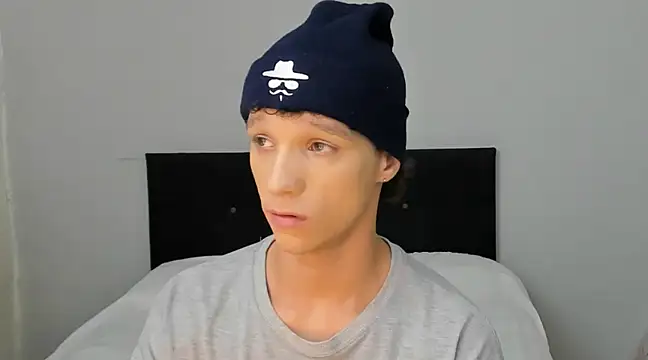 Snapshot of angelcortes chatting on 03/22/25, 10:49 angelcortes online show from 03/22/25, 10:49