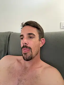 Snapshot of julian333 chatting on 05/22/26, 02:55 julian333 online show from 05/22/26, 02:55