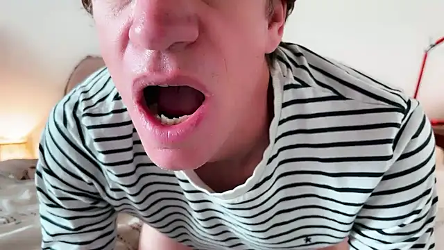 Snapshot of smoothboyx chatting on 12/03/24, 12:27 smoothboyx online show from 12/03/24, 12:27