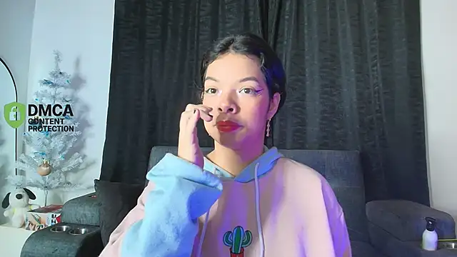 yungelitamor  online show from 12/16/25, 05:12