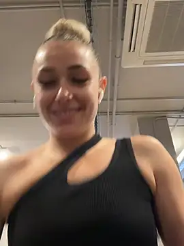 petrouchkaaa  online show from 02/24/25, 09:32