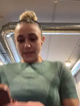 petrouchkaaa  online show from 03/13/25, 09:32