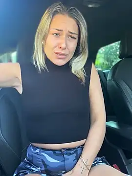 petrouchkaaa  online show from 10/18/25, 08:59