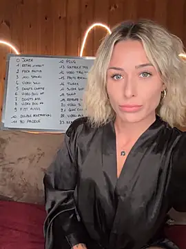 petrouchkaaa  online show from 05/11/26, 06:49