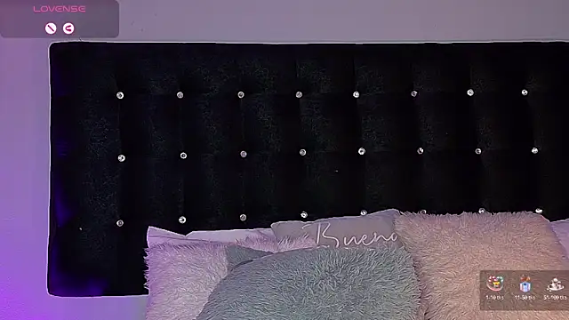 Snapshot of charlotteeruss chatting on 12/27/24, 12:07 charlotteeruss online show from 12/27/24, 12:07