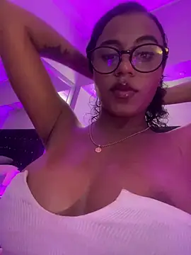 Snapshot of charlotteeruss chatting on 01/11/25, 08:22 charlotteeruss online show from 01/11/25, 08:22