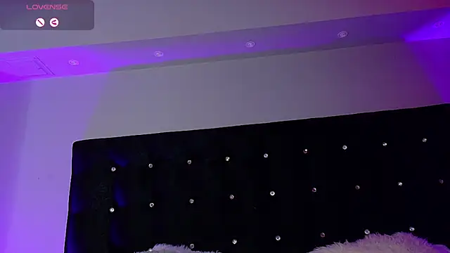 Snapshot of charlotteeruss chatting on 02/09/25, 09:17 charlotteeruss online show from 02/09/25, 09:17