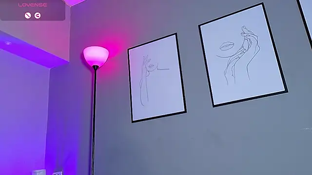 Snapshot of charlotteeruss chatting on 02/20/25, 08:58 charlotteeruss online show from 02/20/25, 08:58