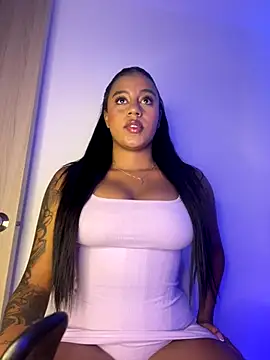 Snapshot of charlotteeruss chatting on 09/10/25, 06:24 charlotteeruss online show from 09/10/25, 06:24