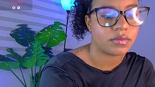 Snapshot of charlotteeruss chatting on 10/31/25, 04:35 charlotteeruss online show from 10/31/25, 04:35