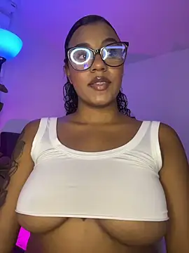 Snapshot of charlotteeruss chatting on 11/05/25, 03:39 charlotteeruss online show from 11/05/25, 03:39