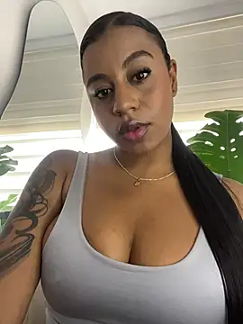 Snapshot of charlotteeruss chatting on 11/07/25, 06:19 charlotteeruss online show from 11/07/25, 06:19