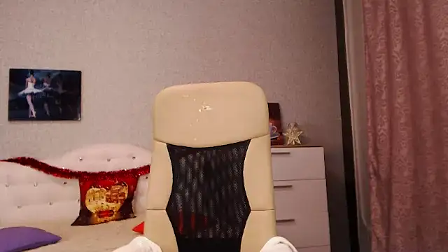 Snapshot of BettyFootFetish chatting on 01/11/25, 02:36 BettyFootFetish online show from 01/11/25, 02:36