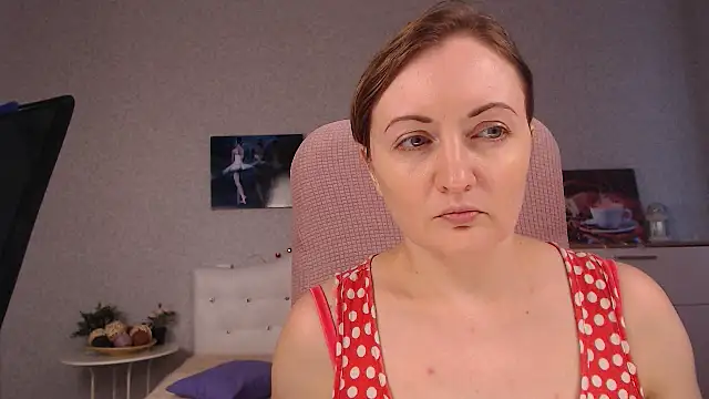 Snapshot of BettyFootFetish chatting on 12/04/25, 07:28 BettyFootFetish online show from 12/04/25, 07:28