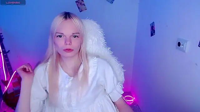 Emily Nyaffee online show from 11/22/25, 10:31