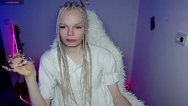 Emily Nyaffee online show from 01/05/26, 09:18