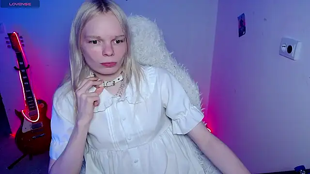 Snapshot of Emily_Nyaffee chatting on 03/05/26, 07:43 Emily Nyaffee online show from 03/05/26, 07:43