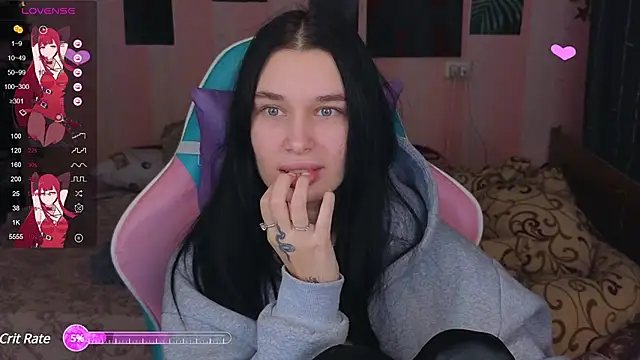 Snapshot of Amanda_Tender chatting on 12/10/24, 09:33 Amanda Tender online show from 12/10/24, 09:33