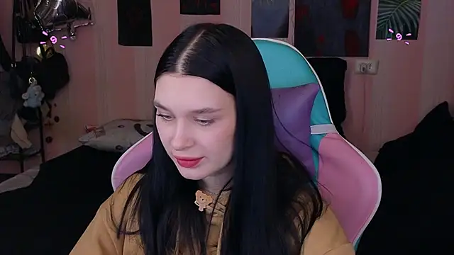 Snapshot of Amanda_Tender chatting on 02/05/25, 09:18 Amanda Tender online show from 02/05/25, 09:18