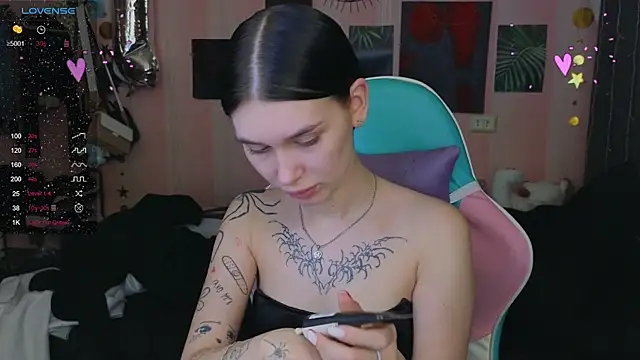 Snapshot of Amanda_Tender chatting on 03/20/25, 09:56 Amanda Tender online show from 03/20/25, 09:56