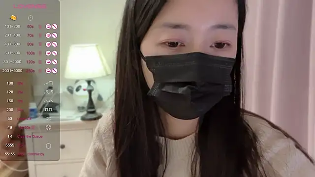 Snapshot of A-xena chatting on 01/19/25, 01:33 A-xena online show from 01/19/25, 01:33