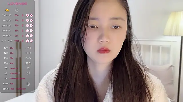 Snapshot of A-xena chatting on 02/21/25, 02:39 A-xena online show from 02/21/25, 02:39