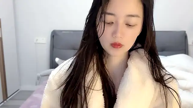 Snapshot of A-xena chatting on 03/08/25, 02:12 A-xena online show from 03/08/25, 02:12
