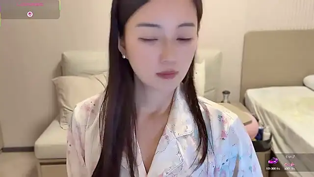 Snapshot of A-xena chatting on 09/17/25, 02:19 A-xena online show from 09/17/25, 02:19