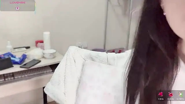 A-xena online show from 11/23/25, 02:11