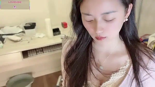 A-xena online show from 11/27/25, 02:52