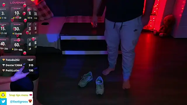 Snapshot of PetiteAngel666 chatting on 01/19/25, 12:28 PetiteAngel666 online show from 01/19/25, 12:28