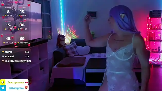 Snapshot of PetiteAngel666 chatting on 01/20/25, 03:15 PetiteAngel666 online show from 01/20/25, 03:15