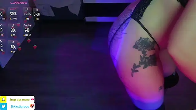 Snapshot of PetiteAngel666 chatting on 01/30/25, 12:50 PetiteAngel666 online show from 01/30/25, 12:50