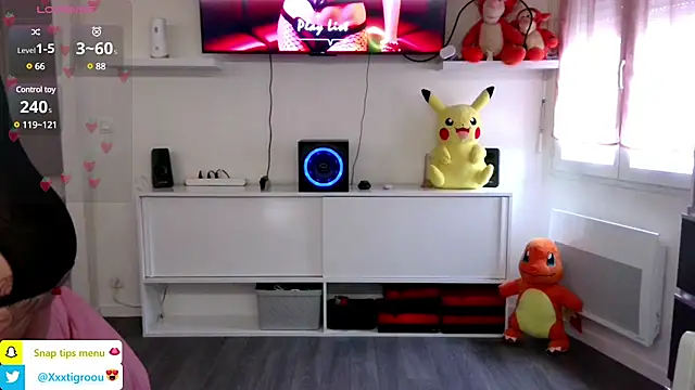 Snapshot of PetiteAngel666 chatting on 02/03/25, 08:57 PetiteAngel666 online show from 02/03/25, 08:57