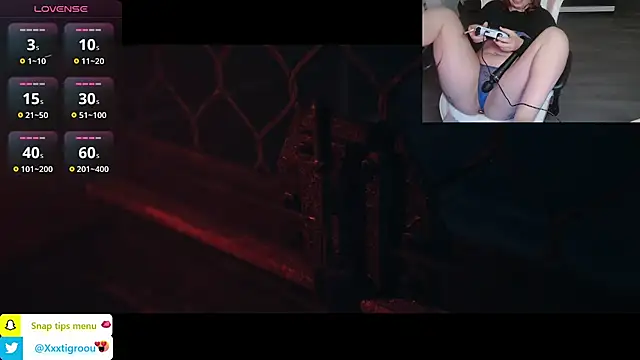 Snapshot of PetiteAngel666 chatting on 03/11/25, 04:29 PetiteAngel666 online show from 03/11/25, 04:29