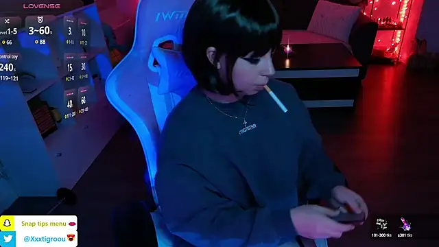 Snapshot of PetiteAngel666 chatting on 03/20/25, 09:35 PetiteAngel666 online show from 03/20/25, 09:35