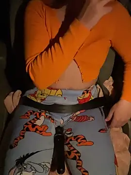 Snapshot of PetiteAngel666 chatting on 09/28/25, 06:46 PetiteAngel666 online show from 09/28/25, 06:46