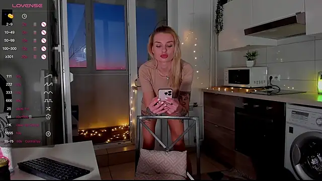 MissLovex online show from 02/06/25, 11:54