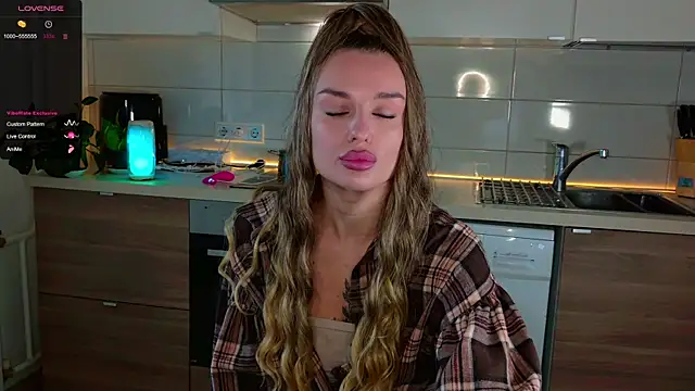 MissLovex online show from 03/18/26, 05:32