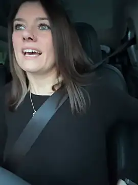 Snapshot of LadyLena1 chatting on 12/29/24, 04:08 LadyLena1 online show from 12/29/24, 04:08