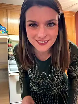 Snapshot of LadyLena1 chatting on 01/01/25, 03:02 LadyLena1 online show from 01/01/25, 03:02