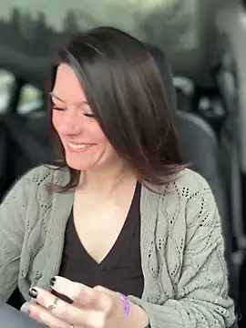 Snapshot of LadyLena1 chatting on 01/01/25, 05:55 LadyLena1 online show from 01/01/25, 05:55