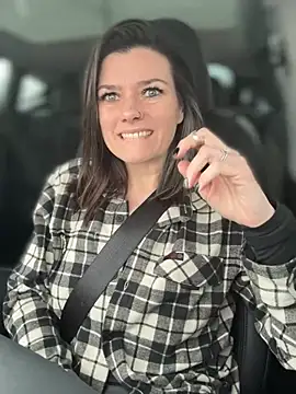 Snapshot of LadyLena1 chatting on 01/03/25, 09:05 LadyLena1 online show from 01/03/25, 09:05