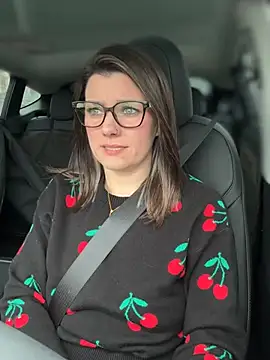 Snapshot of LadyLena1 chatting on 01/04/25, 09:09 LadyLena1 online show from 01/04/25, 09:09