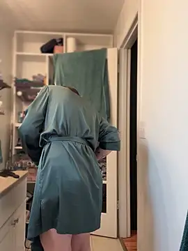 Snapshot of LadyLena1 chatting on 01/24/25, 06:14 LadyLena1 online show from 01/24/25, 06:14