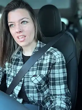 Snapshot of LadyLena1 chatting on 01/25/25, 04:24 LadyLena1 online show from 01/25/25, 04:24